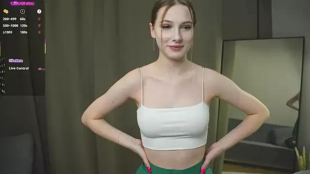 LatoniaSiler from StripChat is Freechat
