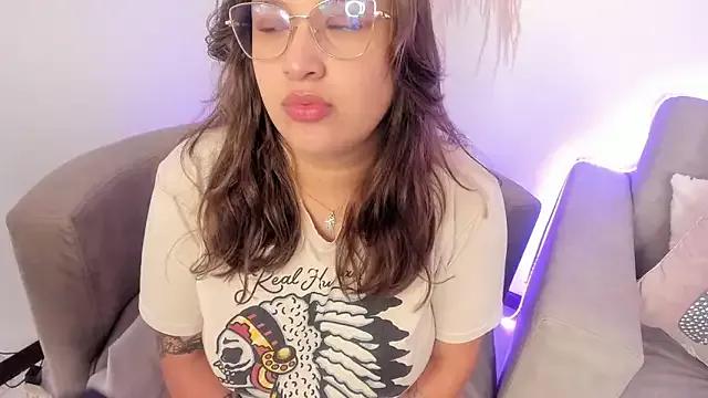 Laureen_se from StripChat is Freechat