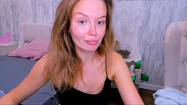 LaurennHill from StripChat is Freechat