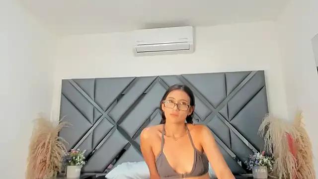 Leeah_And_April from StripChat is Freechat