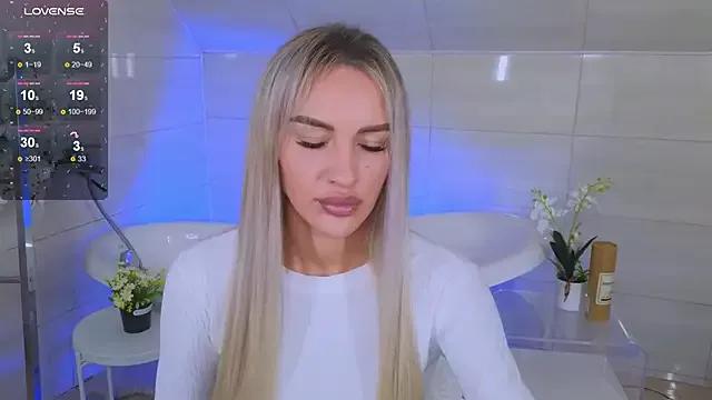 Leilalav from StripChat