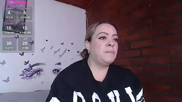 LIila28six from StripChat