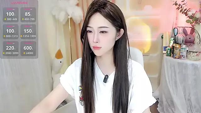 Lili-sexy from StripChat is Freechat