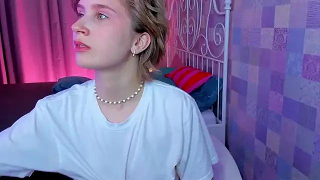 Lilian-Daniels from StripChat is Freechat