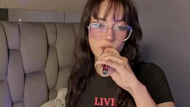 Lilith_crow from StripChat is Freechat