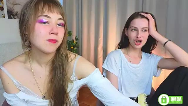 Lily_aurum from StripChat is Freechat