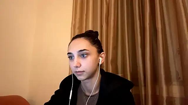 LinaMour from StripChat is Freechat