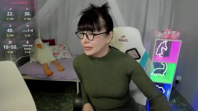 LindaRomero from StripChat is Freechat