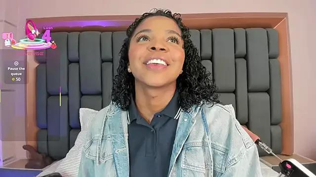 LisaMendez from StripChat is Freechat