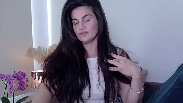 lizdevine from StripChat is Freechat