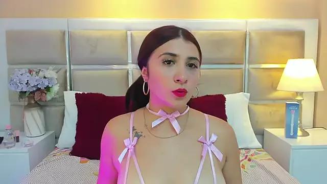 Lola_vibe from StripChat