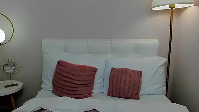 LorenDi from StripChat is Freechat
