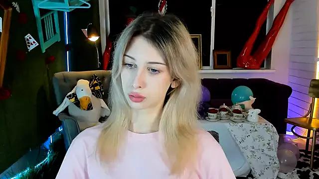 LoriTori from StripChat is Freechat