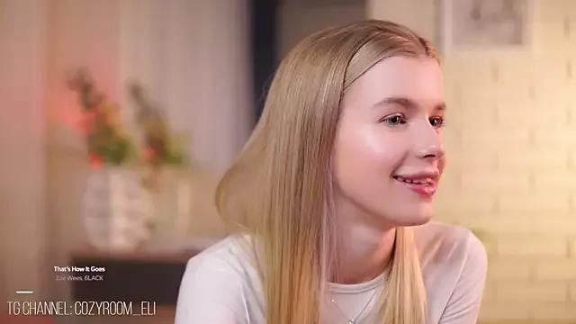 LornaCritchlow from StripChat is Freechat