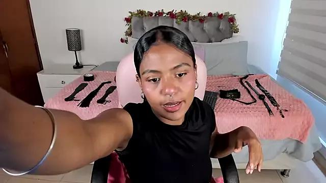 Lucie_Harper from StripChat is Freechat