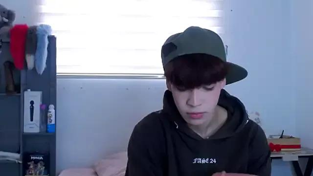 lucky_stricke from StripChat is Freechat