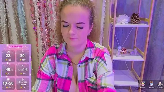 Luisa_Rosee from StripChat is Freechat