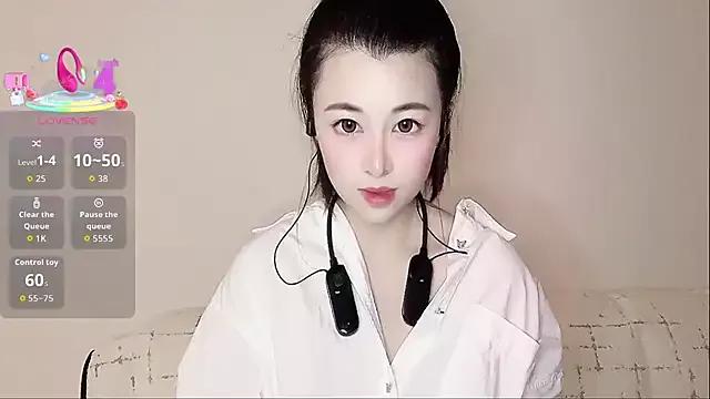 LuLu-Moon from StripChat is Freechat