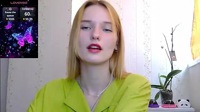 Lulu_solt from StripChat is Freechat
