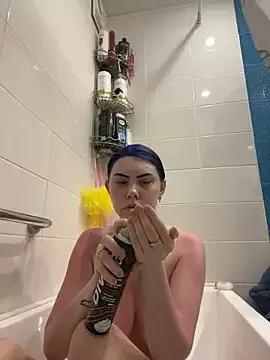 luna_bunyy from StripChat is Freechat