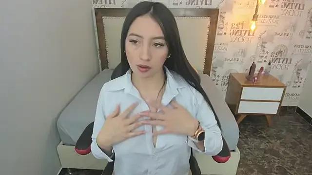 LUNACLARK2 from StripChat is Freechat