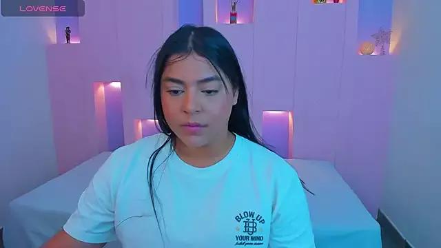 LyndaKimm from StripChat is Freechat