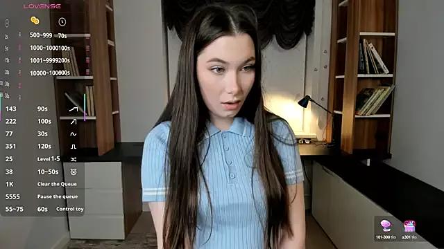 LynetHigh from StripChat is Freechat