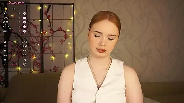 LynnEdmands from StripChat is Freechat
