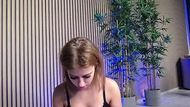 MaddieRay from StripChat is Freechat