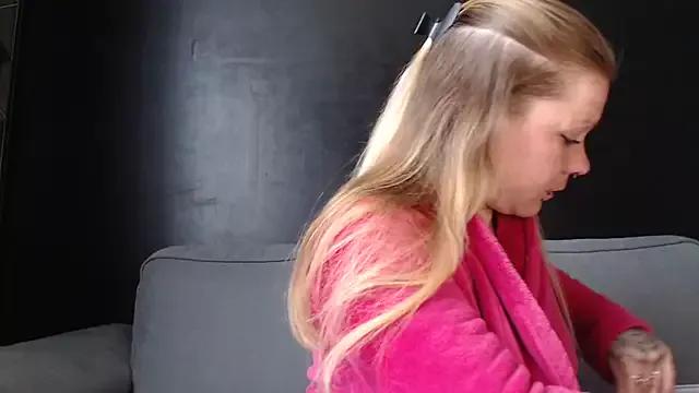 MaitresseAnnaFalcone from StripChat is Freechat