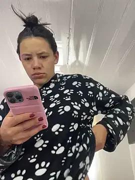 Marianahb-e from StripChat