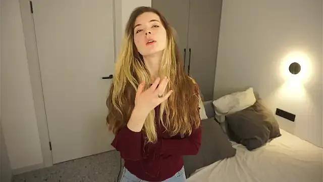 MarlinVarian from StripChat is Freechat
