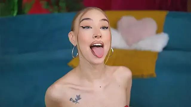 MaryJ_Watson from StripChat is Freechat