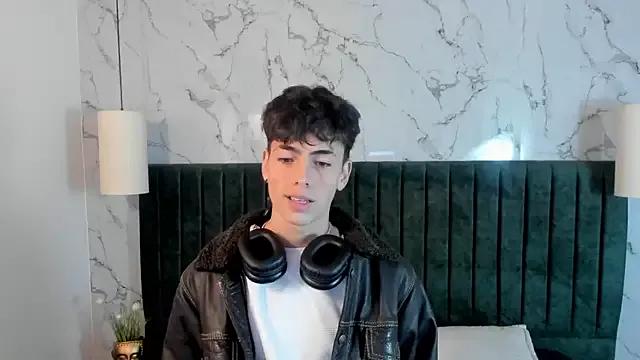 MattiDeLuca from StripChat