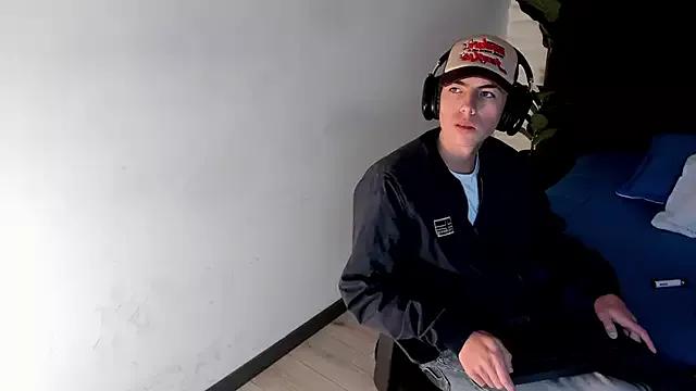 MattiDeLuca from StripChat