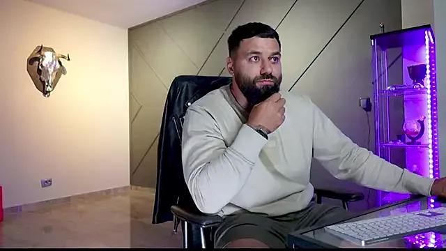 mattmasterss from StripChat is Freechat