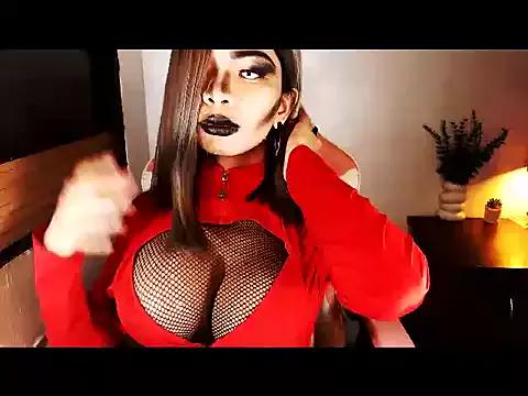 MaxieFrost from StripChat is Freechat