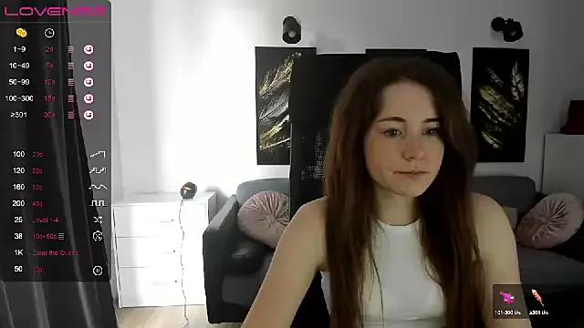 Mery_Moonn from StripChat is Freechat