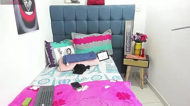 Mia_castellanos from StripChat is Freechat