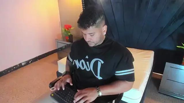 michael_hill1 from StripChat is Freechat