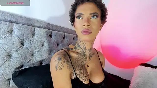 michell_danna from StripChat is Freechat