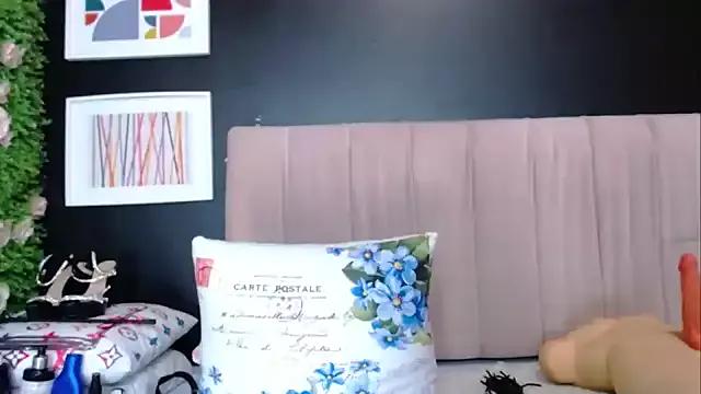 Michelle_busty from StripChat