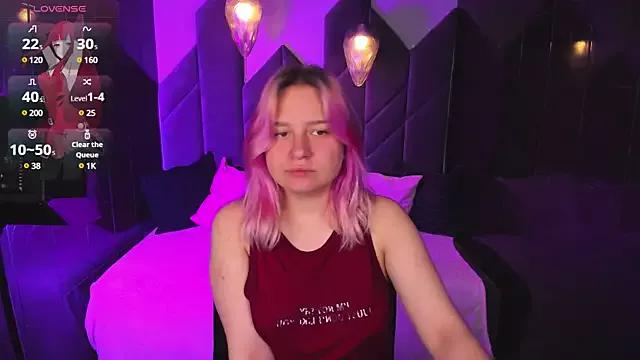 MichelleRebel from StripChat is Freechat