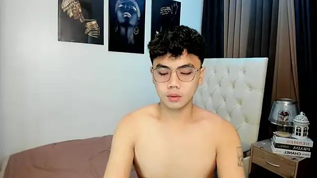 Mightyhotcock from StripChat