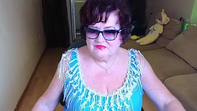 Mila_Redd from StripChat is Freechat