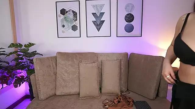 MilaCrave from StripChat is Freechat
