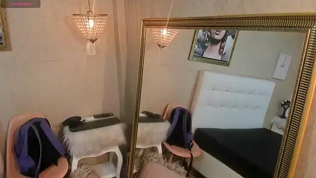 Miladiosa from StripChat is Freechat