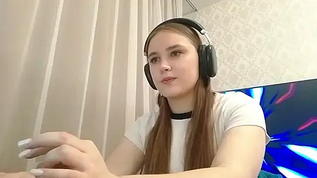 MilaRiviera from StripChat is Freechat