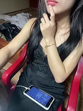 Mina048 from StripChat is Freechat