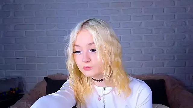 minigirl from StripChat is Freechat